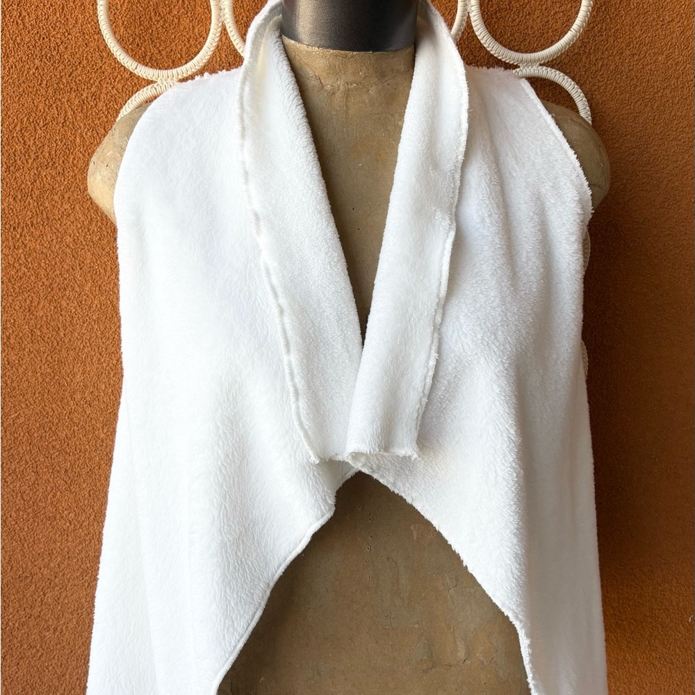 ARCTIC WHITE TAKARA VEST